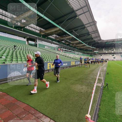 13.09.2026 - 21. swb-Marathon Bremen Michael Burmester http://msf.ph/oto/10300668 13.09.2026 10:41:18 Laufen im Stadion 10155, 10156, 10163, 10169, 10213, 10234, 10247, 10299, 10313, 10321, 10354, 10386, 10399, 10406, 10414, 10417, 10419, 10422, 10424, 10435, 10455, 10461, 10462, 10483, 10519, 10527, 10545, 10546, 10547, 10570, 10582, 10586, 10599, 10611, 10644, 10653, 10694, 10696, 10705, 10706, 10719, 10722, 10751, 10766, 10768, 10776, 10804, 10859, 10889, 10909, 10963, 10977, 11043, 11048, 11239 meine-sportfotos.de