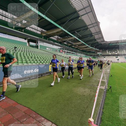 13.09.2026 - 21. swb-Marathon Bremen Michael Burmester http://msf.ph/oto/10300687 13.09.2026 10:41:24 Laufen im Stadion 10155, 10156, 10163, 10169, 10213, 10247, 10299, 10313, 10321, 10354, 10386, 10399, 10406, 10414, 10417, 10419, 10422, 10424, 10435, 10455, 10461, 10462, 10483, 10519, 10527, 10545, 10546, 10547, 10570, 10582, 10586, 10599, 10611, 10644, 10653, 10694, 10696, 10705, 10706, 10719, 10722, 10751, 10766, 10768, 10776, 10804, 10859, 10889, 10909, 10963, 10977, 11043, 11048, 11239 meine-sportfotos.de