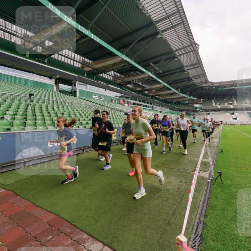 13.09.2026 - 21. swb-Marathon Bremen Michael Burmester http://msf.ph/oto/10300733 13.09.2026 10:41:32 Laufen im Stadion 10148, 10155, 10163, 10169, 10213, 10247, 10299, 10313, 10321, 10354, 10395, 10396, 10399, 10406, 10414, 10417, 10419, 10422, 10424, 10435, 10455, 10461, 10462, 10483, 10519, 10527, 10545, 10546, 10547, 10570, 10582, 10586, 10611, 10644, 10694, 10696, 10705, 10706, 10719, 10722, 10766, 10768, 10776, 10804, 10859, 10889, 10909, 10963, 10977, 11043, 11048, 11084, 11085, 11090, 11097, 11098, 11239 meine-sportfotos.de