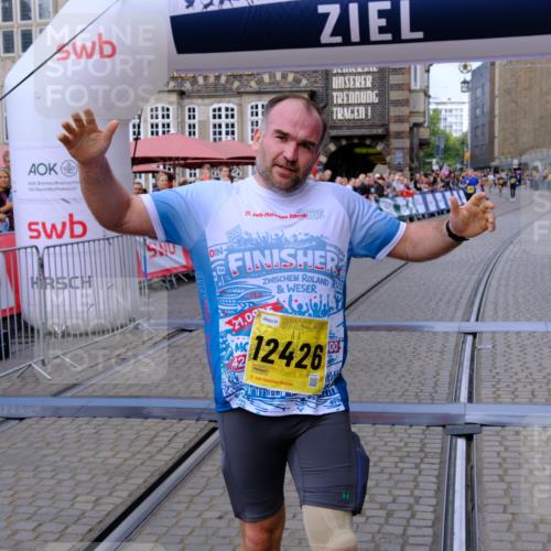 13.09.2026 - 21. swb-Marathon Bremen Tim E. http://msf.ph/oto/10300802 13.09.2026 10:42:25 Ziel 11895, 12426, 13585, 13621 meine-sportfotos.de