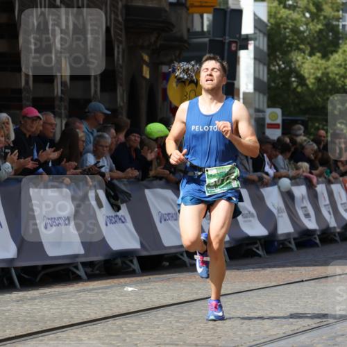 13.09.2026 - 21. swb-Marathon Bremen Strokosch-Dieckow http://msf.ph/oto/10300826 13.09.2026 12:50:33 Ziel 520, 7692, 668, 8075 meine-sportfotos.de