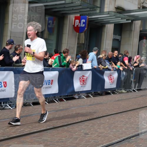 13.09.2026 - 21. swb-Marathon Bremen Strokosch-Dieckow http://msf.ph/oto/10300844 13.09.2026 10:49:03 Ziel 10294, 10514, 10655, 10739, 10835, 10846, 10910, 11092, 11191, 11316, 11567, 11621, 11635, 11896, 11984, 12132, 12149, 12376, 12450, 12529, 13577, 10253, 10293, 10392, 10566, 11885, 11891, 12027, 12204, 12350, 13512, 13555 meine-sportfotos.de