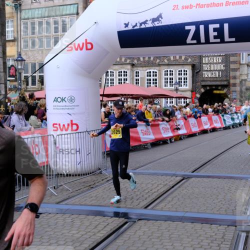 13.09.2026 - 21. swb-Marathon Bremen Tim E. http://msf.ph/oto/10300851 13.09.2026 10:42:40 Ziel 10358, 10632, 10775, 11375, 11630, 11895, 12395, 12525 meine-sportfotos.de