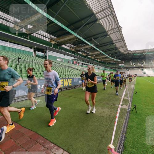 13.09.2026 - 21. swb-Marathon Bremen Michael Burmester http://msf.ph/oto/10300886 13.09.2026 10:42:11 Laufen im Stadion 10148, 10155, 10163, 10247, 10303, 10313, 10330, 10354, 10361, 10362, 10395, 10396, 10399, 10414, 10419, 10422, 10461, 10462, 10483, 10490, 10491, 10519, 10527, 10545, 10546, 10547, 10557, 10586, 10611, 10644, 10665, 10694, 10705, 10706, 10719, 10722, 10752, 10766, 10768, 10773, 10776, 10784, 10804, 10805, 10854, 10859, 10880, 10889, 10909, 10963, 10977, 11026, 11027, 11041, 11043, 11048, 11078, 11084, 11085, 11090, 11097, 11098, 11140, 11173, 11192, 11239 meine-sportfotos.de