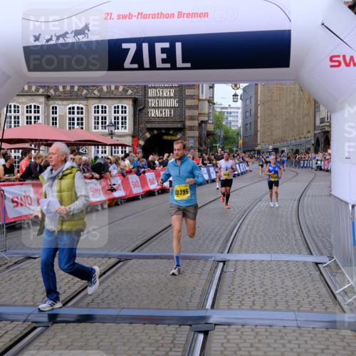 13.09.2026 - 21. swb-Marathon Bremen Tim E. http://msf.ph/oto/10300887 13.09.2026 10:42:41 Ziel 10358, 10632, 10775, 11375, 11630, 11895, 12395, 12525 meine-sportfotos.de