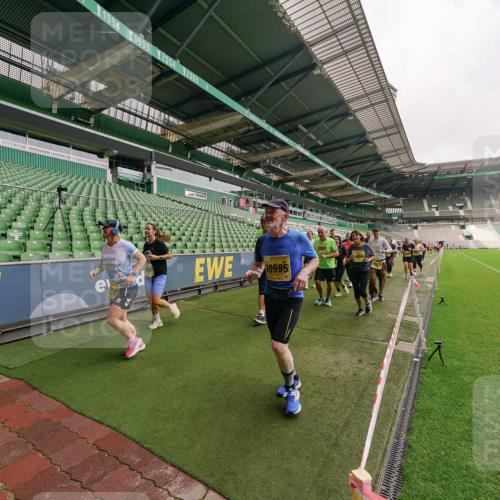 13.09.2026 - 21. swb-Marathon Bremen Michael Burmester http://msf.ph/oto/10300889 13.09.2026 10:42:13 Laufen im Stadion 10148, 10155, 10163, 10247, 10303, 10313, 10330, 10361, 10362, 10395, 10396, 10399, 10414, 10419, 10422, 10461, 10462, 10483, 10490, 10491, 10519, 10527, 10545, 10546, 10547, 10557, 10572, 10586, 10611, 10644, 10665, 10694, 10705, 10706, 10719, 10722, 10752, 10766, 10768, 10773, 10776, 10784, 10804, 10805, 10854, 10859, 10880, 10889, 10909, 10963, 10977, 11026, 11027, 11041, 11043, 11048, 11078, 11084, 11085, 11090, 11097, 11098, 11140, 11173, 11192, 11239 meine-sportfotos.de