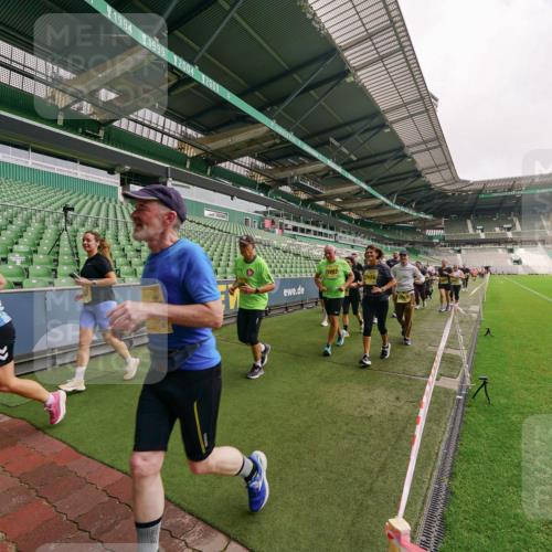 13.09.2026 - 21. swb-Marathon Bremen Michael Burmester http://msf.ph/oto/10300893 13.09.2026 10:42:14 Laufen im Stadion 10148, 10155, 10163, 10247, 10303, 10313, 10330, 10361, 10362, 10395, 10396, 10399, 10414, 10419, 10422, 10461, 10462, 10483, 10490, 10491, 10519, 10527, 10545, 10546, 10547, 10557, 10572, 10586, 10644, 10665, 10705, 10706, 10719, 10722, 10752, 10766, 10768, 10773, 10776, 10784, 10804, 10805, 10854, 10859, 10880, 10889, 10909, 10963, 10977, 11026, 11027, 11041, 11043, 11048, 11078, 11084, 11085, 11090, 11097, 11098, 11140, 11173, 11192, 11239 meine-sportfotos.de