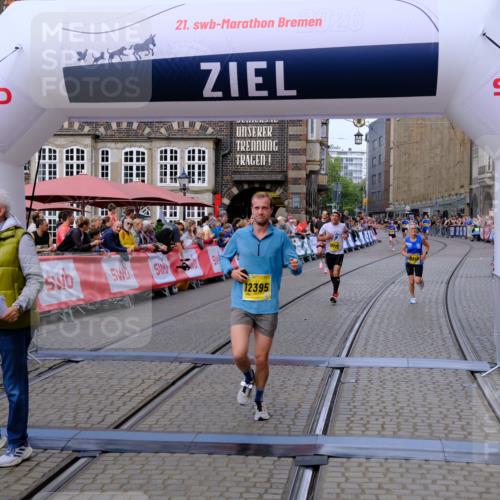13.09.2026 - 21. swb-Marathon Bremen Tim E. http://msf.ph/oto/10300907 13.09.2026 10:42:42 Ziel 10358, 10632, 10775, 11375, 11630, 11895, 12395, 12525 meine-sportfotos.de