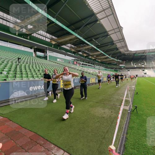 13.09.2026 - 21. swb-Marathon Bremen Michael Burmester http://msf.ph/oto/10300925 13.09.2026 10:42:20 Laufen im Stadion 10002, 10148, 10155, 10163, 10247, 10303, 10313, 10330, 10361, 10362, 10395, 10396, 10399, 10414, 10419, 10422, 10461, 10462, 10483, 10490, 10491, 10519, 10527, 10546, 10547, 10557, 10572, 10586, 10644, 10665, 10705, 10706, 10719, 10722, 10752, 10766, 10768, 10773, 10776, 10784, 10804, 10805, 10854, 10859, 10880, 10889, 10909, 10963, 10977, 11026, 11027, 11041, 11043, 11048, 11078, 11084, 11085, 11090, 11097, 11098, 11140, 11173, 11192, 11239, 11274 meine-sportfotos.de