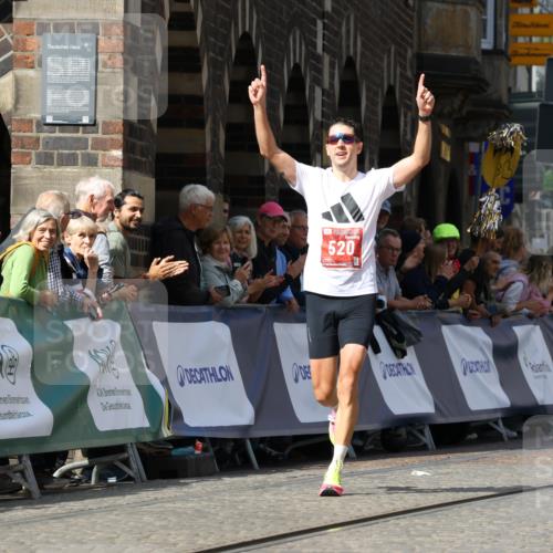13.09.2026 - 21. swb-Marathon Bremen Strokosch-Dieckow http://msf.ph/oto/10300931 13.09.2026 12:50:46 Ziel 520, 4232, 8075, 1214, 1639 meine-sportfotos.de