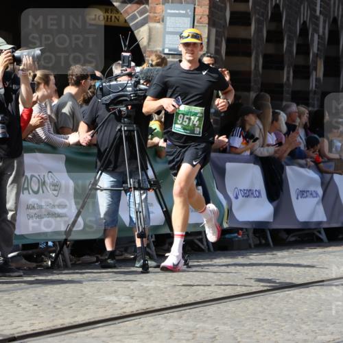 13.09.2026 - 21. swb-Marathon Bremen Strokosch-Dieckow http://msf.ph/oto/10300937 13.09.2026 13:21:22 Ziel 854, 1056, 1191, 2425, 3450, 3933, 4126, 4316, 4362, 4465, 4734, 5161, 6357, 6401, 6680, 6970, 7902, 8237, 8323, 8622, 8971, 9267, 9268, 13120, 1130, 2570, 2904, 3120, 3202, 3435, 3655, 3930, 4165, 5542, 6862, 7176, 8184, 8270, 8384, 8730, 8923, 9048, 9514, 9722, 13145 meine-sportfotos.de