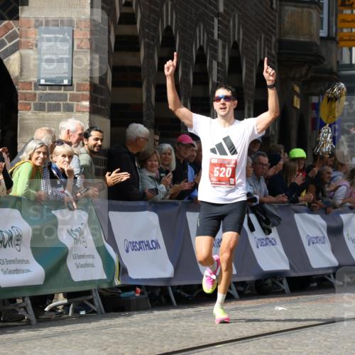 13.09.2026 - 21. swb-Marathon Bremen Strokosch-Dieckow http://msf.ph/oto/10300940 13.09.2026 12:50:46 Ziel 520, 4232, 8075, 1214, 1639 meine-sportfotos.de