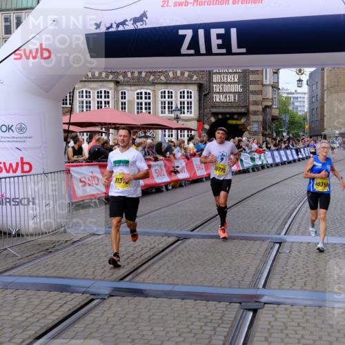 13.09.2026 - 21. swb-Marathon Bremen Tim E. http://msf.ph/oto/10300955 13.09.2026 10:42:44 Ziel 10358, 10632, 10775, 11375, 11630, 11779, 11895, 12395, 12525 meine-sportfotos.de