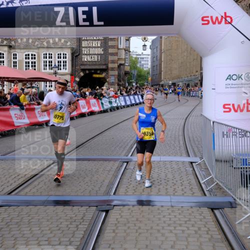13.09.2026 - 21. swb-Marathon Bremen Tim E. http://msf.ph/oto/10300983 13.09.2026 10:42:45 Ziel 10358, 10632, 10775, 11375, 11630, 11779, 12395, 12525 meine-sportfotos.de
