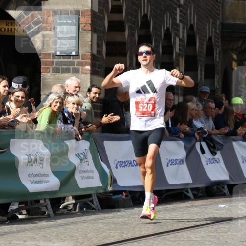 13.09.2026 - 21. swb-Marathon Bremen Strokosch-Dieckow http://msf.ph/oto/10301014 13.09.2026 12:50:46 Ziel 520, 4232, 8075, 1214, 1639 meine-sportfotos.de