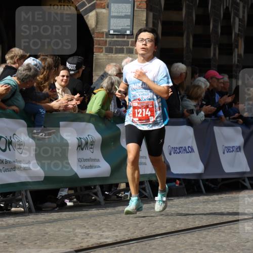 13.09.2026 - 21. swb-Marathon Bremen Strokosch-Dieckow http://msf.ph/oto/10301105 13.09.2026 12:51:17 Ziel 1214, 1639, 3617, 13033 meine-sportfotos.de