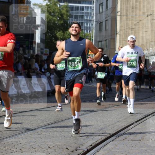 13.09.2026 - 21. swb-Marathon Bremen Strokosch-Dieckow http://msf.ph/oto/10301112 13.09.2026 13:21:27 Ziel 226, 854, 1191, 2979, 3450, 3933, 4126, 4362, 4465, 4734, 6357, 6970, 7902, 8237, 8323, 8408, 8622, 8791, 8971, 9267, 9268, 13120, 1130, 1254, 2088, 2397, 2570, 2904, 3435, 3655, 3695, 3930, 5542, 6865, 7176, 8184, 8270, 8384, 8730, 9048, 9059, 13145 meine-sportfotos.de