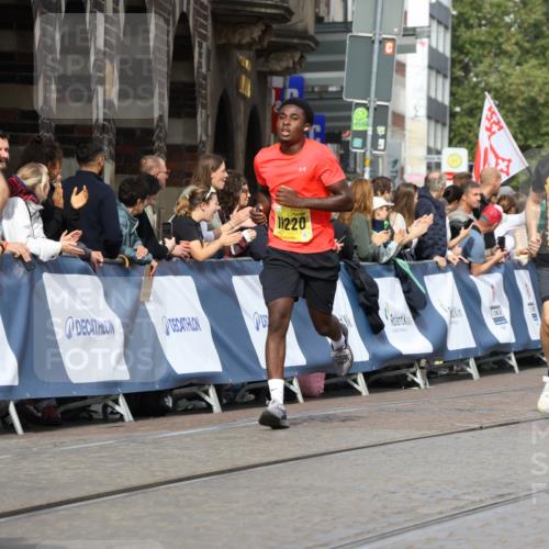 13.09.2026 - 21. swb-Marathon Bremen Strokosch-Dieckow http://msf.ph/oto/10301141 13.09.2026 10:50:43 Ziel 10170, 10233, 10525, 10840, 10923, 11111, 11178, 11276, 11497, 11499, 11622, 11680, 11742, 12045, 12078, 12269, 12447, 13562, 10200, 10537, 11076, 11087, 11170, 11753, 11961, 12004, 12070, 12179, 12351, 12560 meine-sportfotos.de