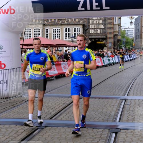 13.09.2026 - 21. swb-Marathon Bremen Tim E. http://msf.ph/oto/10301149 13.09.2026 10:42:57 Ziel 10312, 10632, 10816, 11779, 12281 meine-sportfotos.de