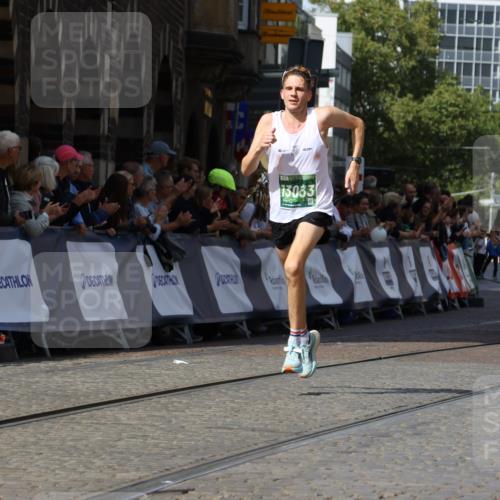 13.09.2026 - 21. swb-Marathon Bremen Strokosch-Dieckow http://msf.ph/oto/10301150 13.09.2026 12:51:19 Ziel 1214, 1453, 1639, 3617, 13033 meine-sportfotos.de