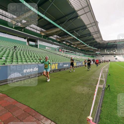 13.09.2026 - 21. swb-Marathon Bremen Michael Burmester http://msf.ph/oto/10301178 13.09.2026 10:43:41 Laufen im Stadion 10002, 10004, 10005, 10148, 10176, 10271, 10295, 10303, 10325, 10330, 10335, 10361, 10362, 10395, 10402, 10459, 10474, 10490, 10491, 10513, 10557, 10572, 10605, 10606, 10629, 10665, 10752, 10756, 10773, 10779, 10784, 10805, 10854, 10880, 10882, 10899, 10900, 10997, 10999, 11026, 11027, 11041, 11078, 11090, 11097, 11098, 11140, 11173, 11192, 11217, 11233, 11264, 11274, 11307, 11333, 11337, 11355, 11385, 11408, 11448, 11456, 11461, 11482, 11943, 12334 meine-sportfotos.de