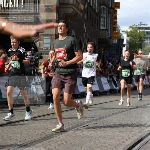 13.09.2026 - 21. swb-Marathon Bremen Strokosch-Dieckow http://msf.ph/oto/10301193 13.09.2026 13:29:50 Ziel 132, 1083, 1243, 1365, 1387, 1581, 2076, 2301, 2742, 2957, 3030, 3258, 3721, 3846, 4541, 4576, 5244, 5599, 6006, 6103, 6384, 6499, 6690, 6930, 7013, 7384, 7426, 7631, 7649, 8007, 8009, 8066, 8099, 8277, 8338, 8481, 8594, 8675, 8831, 9889, 10013, 13031, 109, 454, 1173, 1205, 1308, 1611, 1653, 1759, 1780, 1848, 2126, 3190, 3908, 4524, 5039, 5198, 5348, 5631, 6720, 7093, 8110, 8267, 8470, 8899, 9104, 9125 meine-sportfotos.de