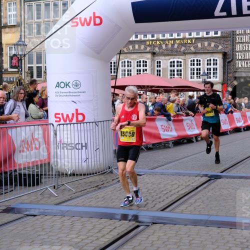 13.09.2026 - 21. swb-Marathon Bremen Tim E. http://msf.ph/oto/10301217 13.09.2026 10:43:11 Ziel 10235, 10336, 10816, 10988, 11442, 13580 meine-sportfotos.de