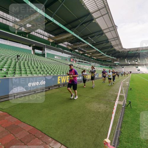 13.09.2026 - 21. swb-Marathon Bremen Michael Burmester http://msf.ph/oto/10301250 13.09.2026 10:44:03 Laufen im Stadion 10002, 10004, 10005, 10176, 10191, 10192, 10271, 10295, 10303, 10325, 10335, 10361, 10362, 10402, 10459, 10474, 10491, 10513, 10557, 10572, 10605, 10606, 10629, 10713, 10756, 10773, 10779, 10784, 10805, 10880, 10882, 10899, 10900, 10997, 10999, 11173, 11217, 11233, 11264, 11274, 11307, 11333, 11337, 11355, 11385, 11408, 11448, 11456, 11461, 11482, 11629, 11943, 12311, 12321, 12334 meine-sportfotos.de