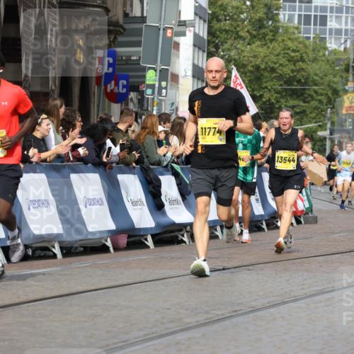 13.09.2026 - 21. swb-Marathon Bremen Strokosch-Dieckow http://msf.ph/oto/10301261 13.09.2026 10:50:44 Ziel 10170, 10233, 10525, 10840, 10923, 11178, 11276, 11497, 11499, 11622, 11664, 11680, 11742, 12045, 12078, 12269, 12447, 13562, 10200, 10537, 11076, 11087, 11170, 11961, 12004, 12070, 12179, 12351, 12407, 12560 meine-sportfotos.de