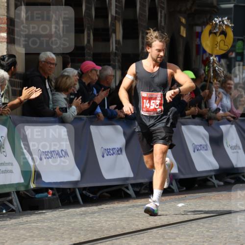 13.09.2026 - 21. swb-Marathon Bremen Strokosch-Dieckow http://msf.ph/oto/10301335 13.09.2026 12:51:31 Ziel 858, 1453, 1639, 1126 meine-sportfotos.de