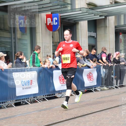 13.09.2026 - 21. swb-Marathon Bremen Strokosch-Dieckow http://msf.ph/oto/10301375 13.09.2026 10:49:29 Ziel 10508, 10593, 10709, 10966, 11005, 11007, 11035, 11183, 11717, 12380, 10294, 10514, 10655, 10739, 10835, 10846, 10910, 11092, 11191, 11316, 11567, 11621, 11635, 11896, 11984, 12132, 12149, 12376, 12450, 12529, 13577 meine-sportfotos.de