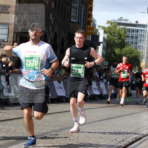 13.09.2026 - 21. swb-Marathon Bremen Strokosch-Dieckow http://msf.ph/oto/10301381 13.09.2026 13:21:36 Ziel 226, 2979, 3202, 3450, 3534, 4234, 4362, 4445, 4484, 4519, 4734, 6357, 6862, 8323, 8408, 8791, 9267, 9268, 9514, 9900, 572, 1254, 2088, 2397, 3290, 3695, 3930, 3934, 4735, 6865, 6976, 7098, 7176, 8947, 9059, 9421, 10120 meine-sportfotos.de
