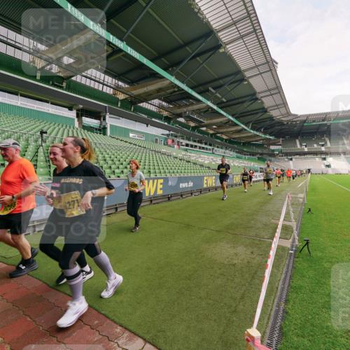 13.09.2026 - 21. swb-Marathon Bremen Michael Burmester http://msf.ph/oto/10301398 13.09.2026 10:45:11 Laufen im Stadion 10137, 10176, 10191, 10192, 10194, 10202, 10242, 10295, 10325, 10344, 10430, 10459, 10472, 10513, 10524, 10568, 10600, 10629, 10651, 10679, 10713, 10756, 10779, 10882, 10979, 10997, 10999, 11081, 11200, 11233, 11307, 11309, 11355, 11367, 11385, 11408, 11495, 11629, 11709, 11808, 11821, 11932, 11943, 12057, 12089, 12151, 12153, 12177, 12178, 12224, 12226, 12311, 12321, 12334, 12539, 10148, 10330 meine-sportfotos.de