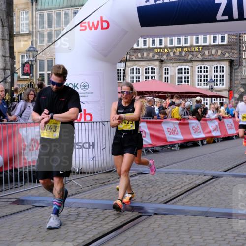 13.09.2026 - 21. swb-Marathon Bremen Tim E. http://msf.ph/oto/10301411 13.09.2026 10:43:27 Ziel 10336, 11042, 11143, 11265, 11442, 11632, 12053, 12469, 13523 meine-sportfotos.de