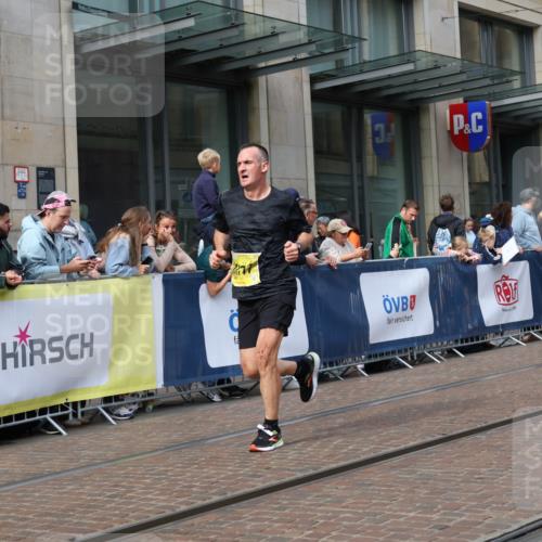 13.09.2026 - 21. swb-Marathon Bremen Strokosch-Dieckow http://msf.ph/oto/10301414 13.09.2026 10:49:35 Ziel 10452, 10508, 10593, 10709, 10966, 11005, 11007, 11035, 11183, 11415, 12380, 12510, 10294, 10739, 10835, 10846, 10910, 11092, 11191, 11621, 11635, 11717, 12376 meine-sportfotos.de