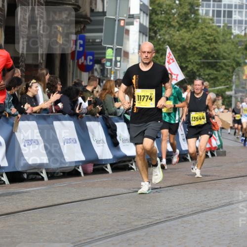 13.09.2026 - 21. swb-Marathon Bremen Strokosch-Dieckow http://msf.ph/oto/10301429 13.09.2026 10:50:44 Ziel 10170, 10233, 10525, 10840, 10923, 11178, 11276, 11497, 11499, 11622, 11664, 11680, 11742, 12045, 12078, 12269, 12447, 13562, 10200, 10537, 11076, 11087, 11170, 11961, 12004, 12070, 12179, 12351, 12407, 12560 meine-sportfotos.de