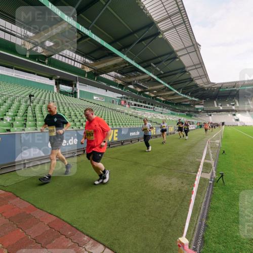 13.09.2026 - 21. swb-Marathon Bremen Michael Burmester http://msf.ph/oto/10301436 13.09.2026 10:45:23 Laufen im Stadion 10137, 10176, 10191, 10192, 10194, 10202, 10242, 10295, 10344, 10430, 10472, 10524, 10568, 10600, 10629, 10651, 10679, 10713, 10756, 10779, 10979, 10997, 10999, 11081, 11181, 11200, 11233, 11244, 11307, 11309, 11355, 11367, 11385, 11408, 11495, 11574, 11629, 11709, 11808, 11821, 11932, 11943, 12057, 12089, 12151, 12153, 12177, 12178, 12224, 12226, 12285, 12311, 12321, 12334, 12374, 12462, 12539, 10148, 10303, 10330 meine-sportfotos.de