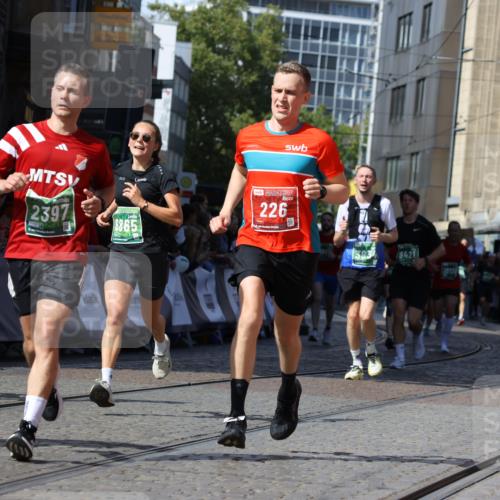 13.09.2026 - 21. swb-Marathon Bremen Strokosch-Dieckow http://msf.ph/oto/10301462 13.09.2026 13:21:40 Ziel 226, 2904, 2979, 3120, 3202, 3534, 4165, 4234, 4445, 4484, 4519, 6357, 6862, 8184, 8323, 8408, 8730, 8791, 8923, 9267, 9268, 9514, 9722, 9900, 572, 1209, 2397, 3290, 3338, 3695, 3774, 3934, 4581, 4735, 6865, 6976, 7098, 8438, 8947, 9421, 10120 meine-sportfotos.de