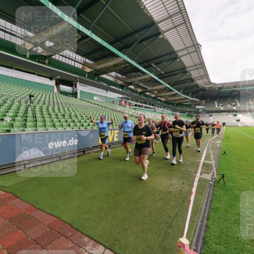13.09.2026 - 21. swb-Marathon Bremen Michael Burmester http://msf.ph/oto/10301505 13.09.2026 10:45:52 Laufen im Stadion 10137, 10161, 10191, 10192, 10194, 10202, 10242, 10344, 10430, 10472, 10524, 10535, 10568, 10600, 10651, 10679, 10713, 10895, 10979, 11050, 11081, 11181, 11200, 11244, 11296, 11309, 11367, 11457, 11495, 11529, 11530, 11546, 11574, 11629, 11675, 11709, 11760, 11808, 11821, 11932, 12057, 12089, 12151, 12153, 12177, 12178, 12211, 12224, 12226, 12285, 12311, 12316, 12317, 12321, 12334, 12374, 12422, 12462, 12539, 10002, 10148, 10303, 10330, 10361, 10362 meine-sportfotos.de