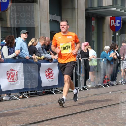 13.09.2026 - 21. swb-Marathon Bremen Strokosch-Dieckow http://msf.ph/oto/10301513 13.09.2026 10:49:46 Ziel 10452, 10508, 10593, 10876, 10966, 11005, 11035, 11111, 11128, 11183, 11415, 12240, 12380, 12510, 10709, 10739, 10835, 10846, 10910, 11007, 11092, 11183, 11191, 11635, 11717 meine-sportfotos.de