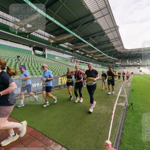 13.09.2026 - 21. swb-Marathon Bremen Michael Burmester http://msf.ph/oto/10301514 13.09.2026 10:45:53 Laufen im Stadion 10137, 10161, 10191, 10192, 10194, 10202, 10242, 10344, 10430, 10472, 10524, 10535, 10568, 10600, 10651, 10679, 10713, 10895, 10970, 10979, 11050, 11081, 11181, 11200, 11244, 11296, 11309, 11367, 11457, 11495, 11529, 11530, 11546, 11574, 11629, 11675, 11709, 11760, 11808, 11821, 11932, 12057, 12089, 12151, 12153, 12177, 12178, 12211, 12224, 12226, 12285, 12311, 12316, 12317, 12321, 12374, 12422, 12462, 12539, 10002, 10148, 10303, 10330, 10361, 10362 meine-sportfotos.de