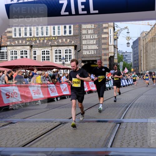 13.09.2026 - 21. swb-Marathon Bremen Tim E. http://msf.ph/oto/10301535 13.09.2026 10:43:39 Ziel 10328, 10346, 10456, 10618, 11468, 11632, 11826, 12406, 12469 meine-sportfotos.de