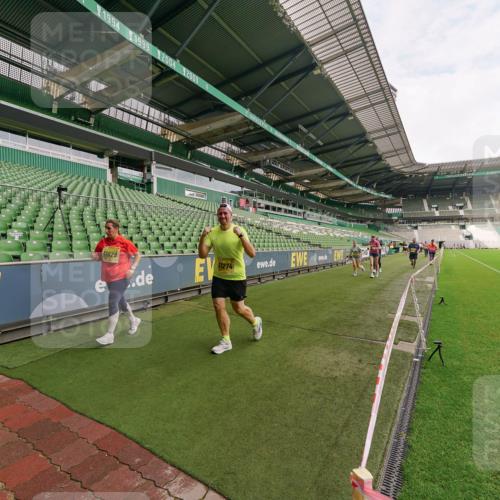 13.09.2026 - 21. swb-Marathon Bremen Michael Burmester http://msf.ph/oto/10301539 13.09.2026 10:46:01 Laufen im Stadion 10137, 10161, 10194, 10202, 10242, 10344, 10430, 10472, 10524, 10535, 10568, 10600, 10651, 10679, 10713, 10895, 10970, 10979, 11050, 11081, 11181, 11200, 11244, 11296, 11309, 11367, 11457, 11495, 11529, 11530, 11546, 11574, 11675, 11709, 11760, 11808, 11821, 11932, 12057, 12089, 12151, 12153, 12177, 12178, 12211, 12224, 12226, 12285, 12316, 12317, 12321, 12374, 12422, 12462, 12539, 10002, 10004, 10005, 10148, 10303, 10330, 10361, 10362 meine-sportfotos.de