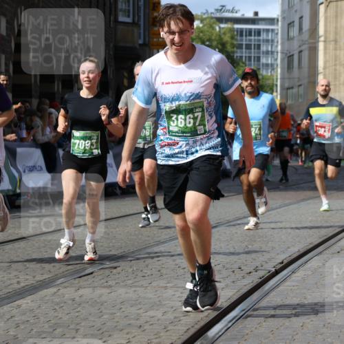13.09.2026 - 21. swb-Marathon Bremen Strokosch-Dieckow http://msf.ph/oto/10301553 13.09.2026 13:29:51 Ziel 132, 1083, 1243, 1365, 1387, 1581, 2076, 2301, 2742, 2957, 3030, 3258, 3721, 4541, 4576, 5244, 5599, 6006, 6103, 6384, 6499, 6690, 6930, 7013, 7384, 7426, 7631, 7649, 7884, 8007, 8009, 8099, 8277, 8481, 8594, 8675, 8831, 9770, 9889, 10013, 13031, 109, 454, 1173, 1205, 1308, 1611, 1653, 1759, 1780, 1848, 2126, 3190, 3908, 4524, 5039, 5198, 5348, 5631, 6225, 6720, 6992, 6994, 8110, 8267, 8470, 9104, 9125 meine-sportfotos.de