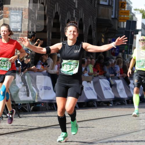 13.09.2026 - 21. swb-Marathon Bremen Strokosch-Dieckow http://msf.ph/oto/10301611 13.09.2026 13:21:49 Ziel 1130, 2088, 2570, 2904, 3120, 3202, 3435, 3534, 3655, 3930, 4165, 4234, 4445, 4484, 4519, 5542, 6862, 7176, 8184, 8270, 8384, 8730, 8923, 9048, 9514, 9722, 9900, 13145, 141, 148, 1209, 2051, 3338, 3652, 3774, 4581, 5193, 6976, 7098, 8438, 8452, 8924, 9599 meine-sportfotos.de