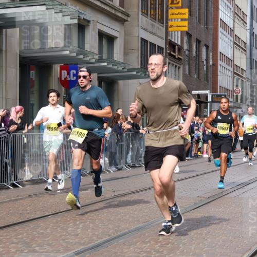 13.09.2026 - 21. swb-Marathon Bremen Strokosch-Dieckow http://msf.ph/oto/10301620 13.09.2026 10:49:52 Ziel 10170, 10452, 10876, 11111, 11128, 11178, 11415, 11497, 11499, 12240, 12269, 12510, 10508, 10593, 10709, 10966, 11005, 11007, 11035, 11092, 11183, 11717, 12380 meine-sportfotos.de