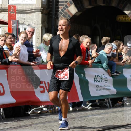 13.09.2026 - 21. swb-Marathon Bremen Strokosch-Dieckow http://msf.ph/oto/10301635 13.09.2026 12:52:15 Ziel 482, 943, 1126, 525, 959, 1507 meine-sportfotos.de