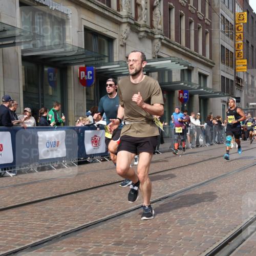 13.09.2026 - 21. swb-Marathon Bremen Strokosch-Dieckow http://msf.ph/oto/10301637 13.09.2026 10:49:53 Ziel 10170, 10452, 10876, 10923, 11111, 11128, 11178, 11415, 11497, 11499, 12045, 12240, 12269, 12510, 13562, 10508, 10593, 10709, 10966, 11005, 11007, 11035, 11183, 11717, 12380 meine-sportfotos.de