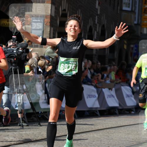 13.09.2026 - 21. swb-Marathon Bremen Strokosch-Dieckow http://msf.ph/oto/10301691 13.09.2026 13:21:50 Ziel 1130, 2088, 2570, 2904, 3120, 3202, 3435, 3655, 3930, 4165, 4234, 4445, 4484, 4519, 5542, 6862, 7176, 8184, 8270, 8384, 8730, 8923, 9048, 9514, 9722, 9900, 13145, 141, 148, 1209, 2051, 3338, 3652, 3774, 4581, 5193, 7098, 8438, 8452, 8924, 9599 meine-sportfotos.de
