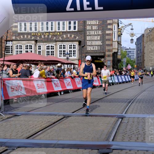 13.09.2026 - 21. swb-Marathon Bremen Tim E. http://msf.ph/oto/10301694 13.09.2026 10:43:47 Ziel 10328, 10346, 10456, 10618, 10742, 11468, 11607, 11826, 12406, 13509 meine-sportfotos.de